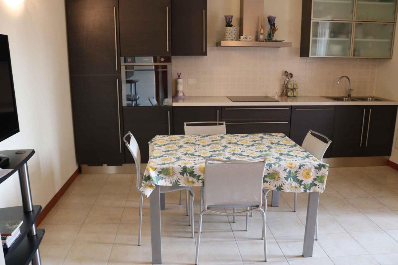 Appartamento In Lazise/gardasee 21990 *